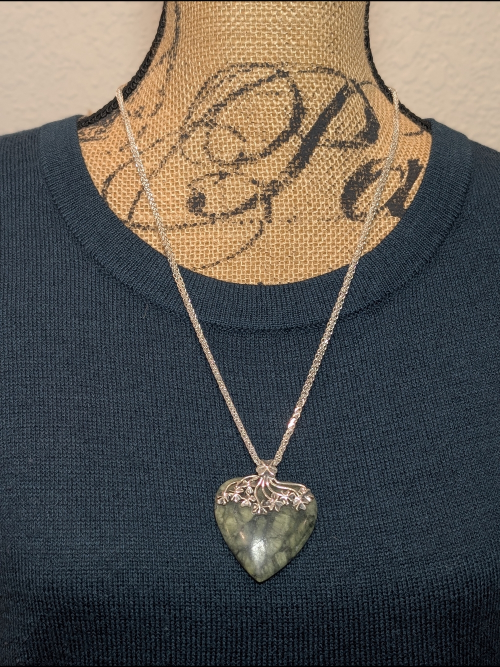 Connemara Marble Heart with Sterling Shamrocks Pendant And Chain - Picture 3 of 9